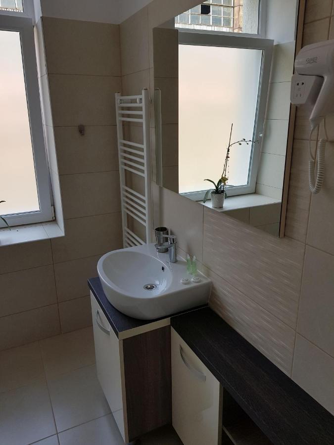 Resita Residence Sauna Apartment Eksteriør billede